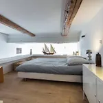 06j - Superb Duplex Loft With Ac - Sea View *