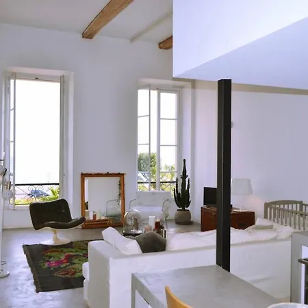 06j - Superb Duplex Loft With Ac - Sea View