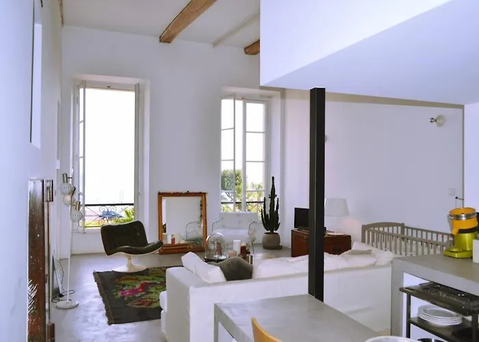 06j - Superb Duplex Loft With Ac - Sea View