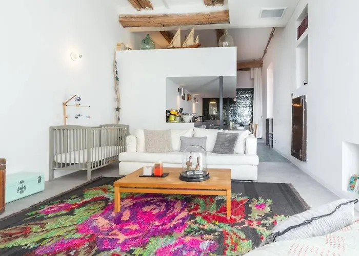 06j - Superb Duplex Loft With Ac - Sea View *